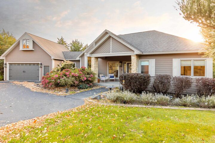 Property Photo: 3 Timberon Trail IL 61036