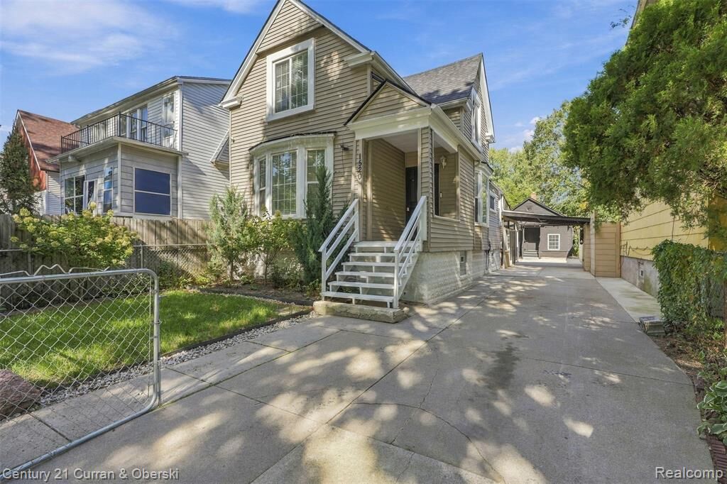 Property Photo: 1520 McKinstry Street MI 48209