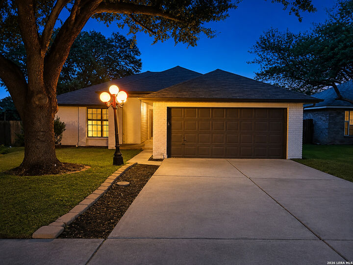 Property Photo: 7606 Forest Moon TX 78233