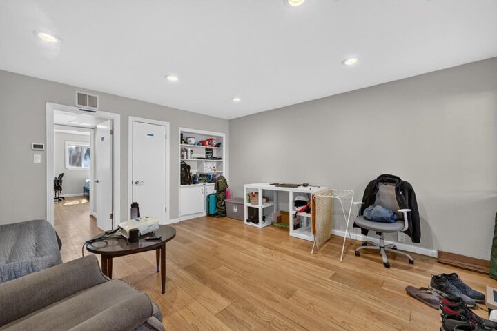 Property Photo:  3001 Los Prados Street 104  CA 94403 