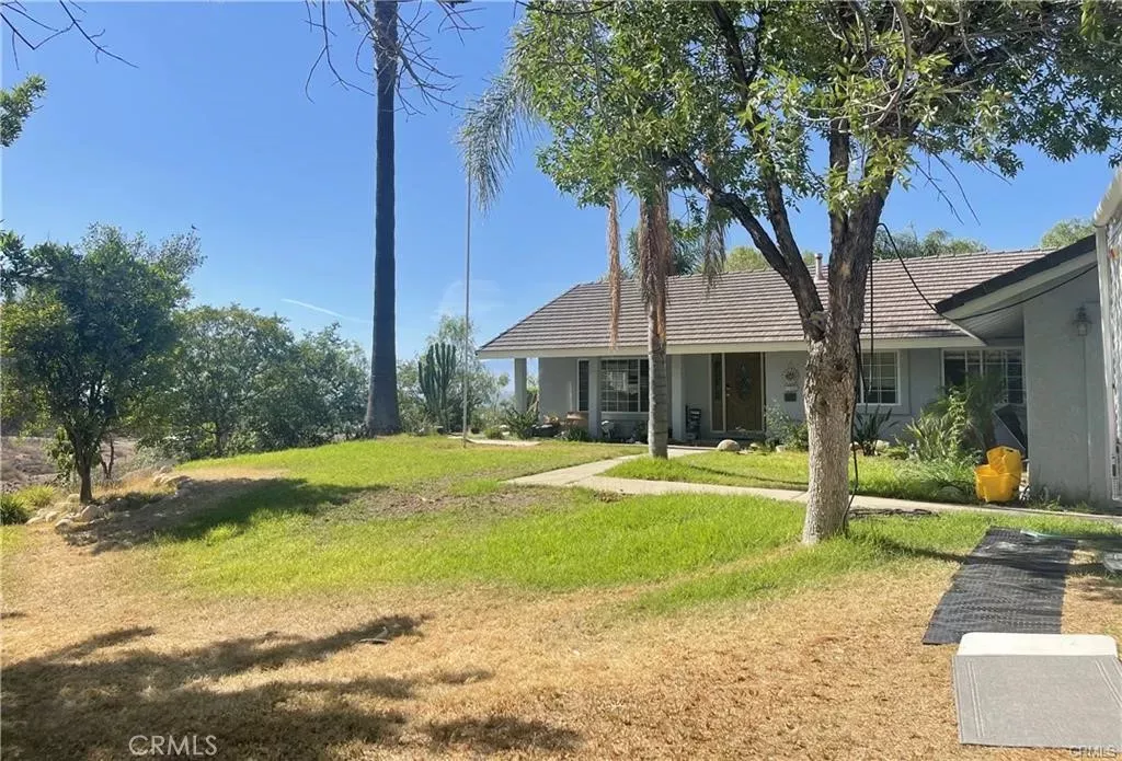 Property Photo:  17660 Mariposa  CA 92504 
