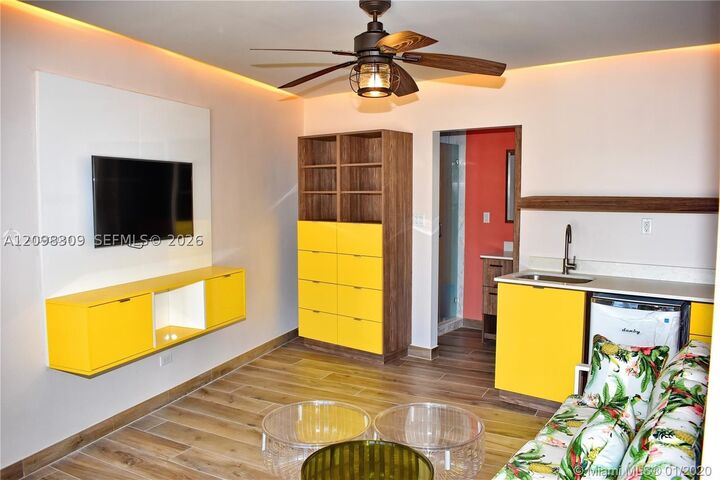Property Photo:  5055 Collins Ave Cab16  FL 33140 