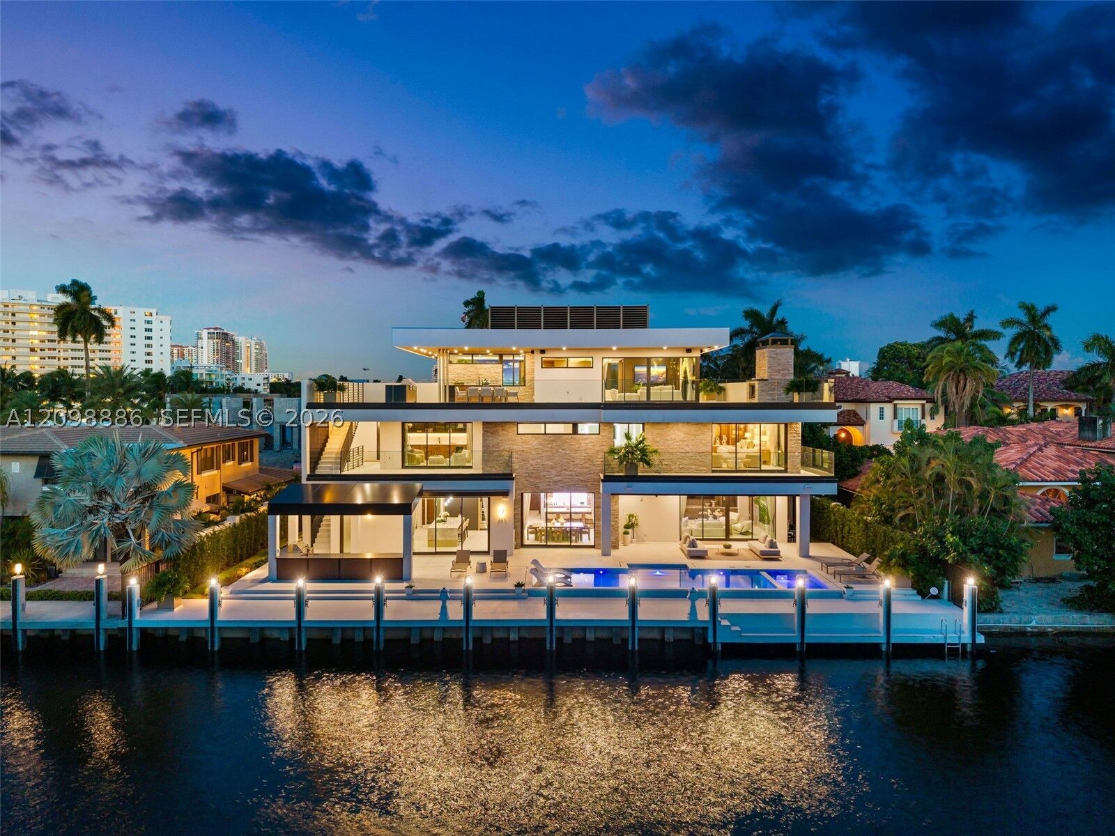 Property Photo:  441 Isle Of Palms Dr  FL 33301 