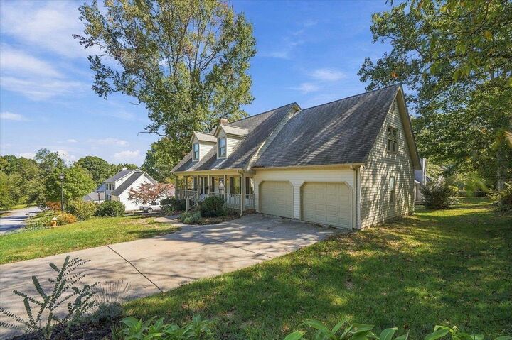 Property Photo: 202 Bright Water Lane SC 29609