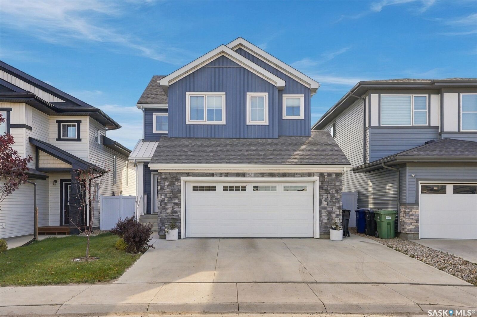 Property Photo:  438 Aniskotaw Way  SK S7W 1M3 