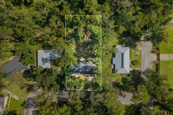 Property Photo: 2421 Lola Drive FL 32301