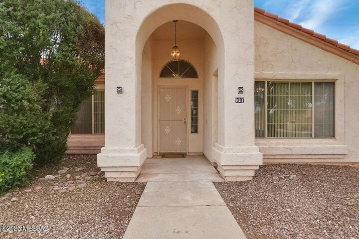 Property Photo:  931 W Antelope Creek Way  AZ 85737 