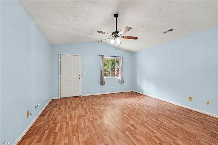 Property Photo: 2525 Stratford Crossing Drive NC 27103
