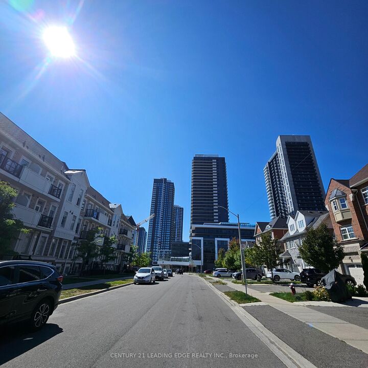 Photo de la propriété: 5105 Hurontario Street 1502 ON L4Z 0C9