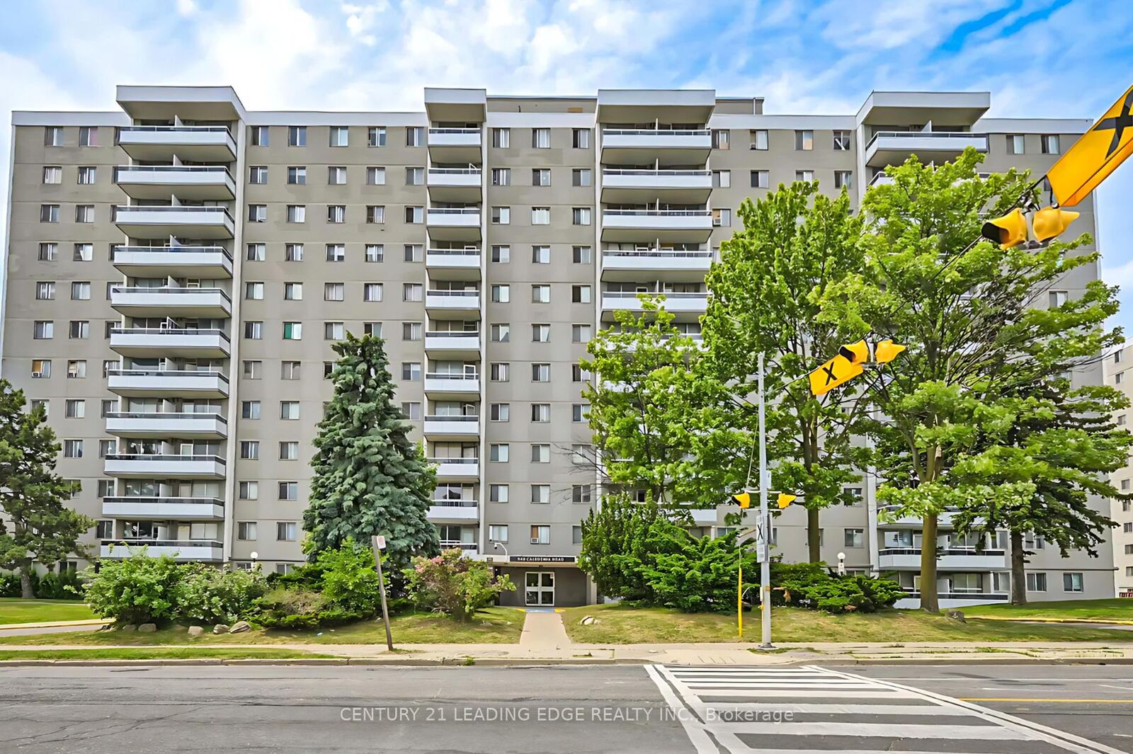 Photo de la propriété: 940 Caledonia Road 611 ON M6B 2G8