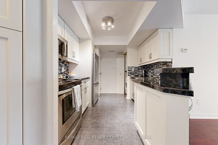 Property Photo:  1001 Bay Street  ON M5S 3A6 