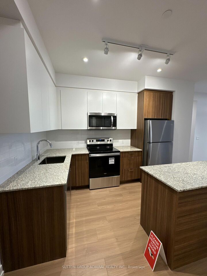 Property Photo:  1010 Dundas Street E 514  ON L1N 0L6 