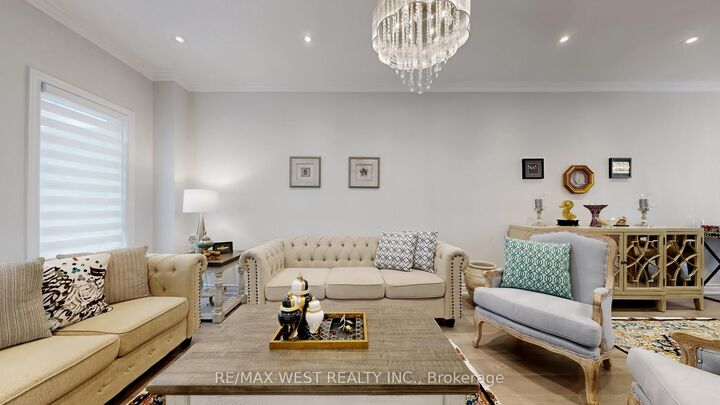 Property Photo:  31 Mulholland Drive  ON L4J 7T7 
