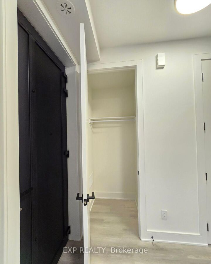 Property Photo:  278 Ellis Avenue  ON L2P 0G9 