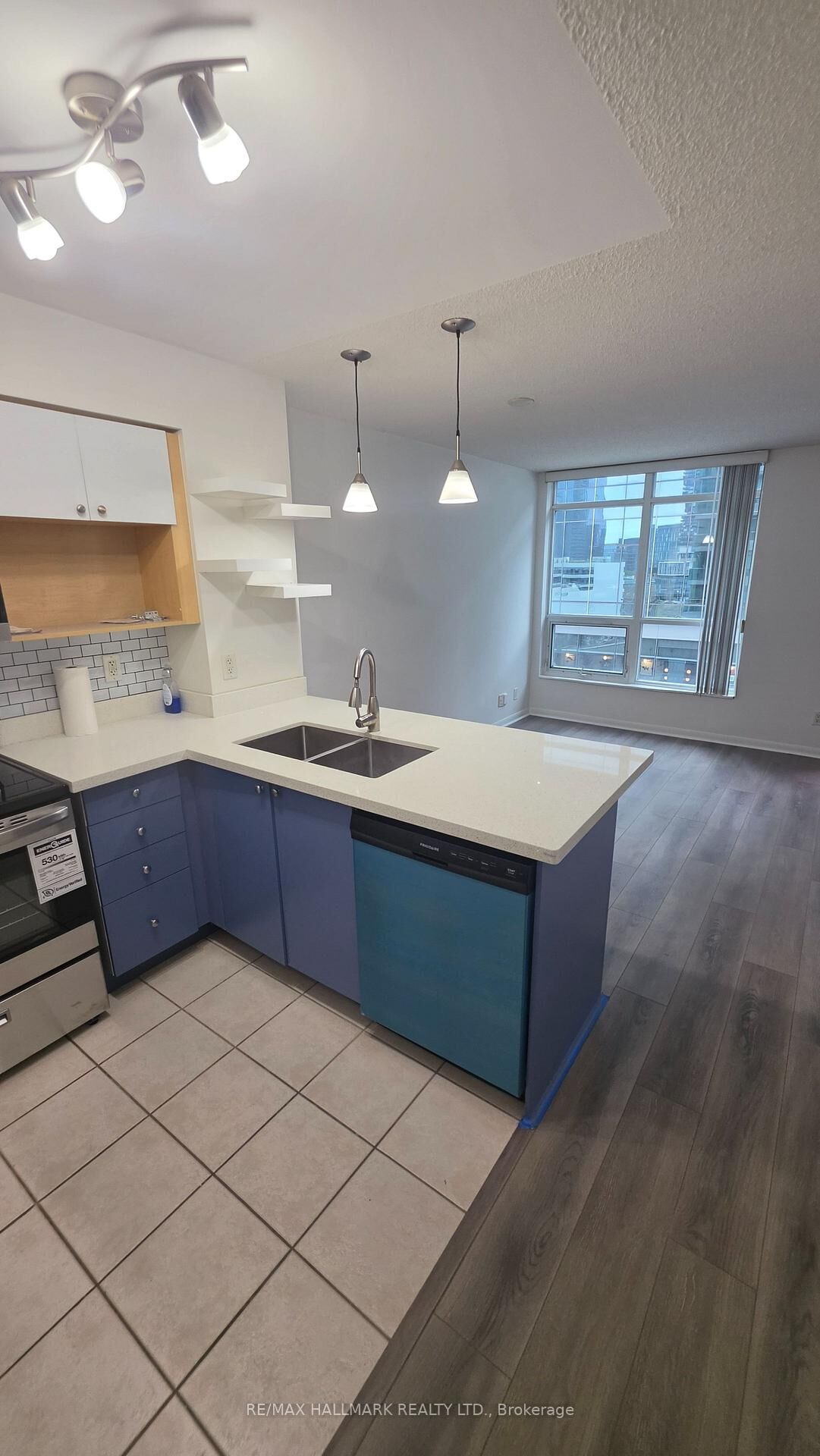 Property Photo:  18 Yonge Street 914  ON M5E 1Z8 
