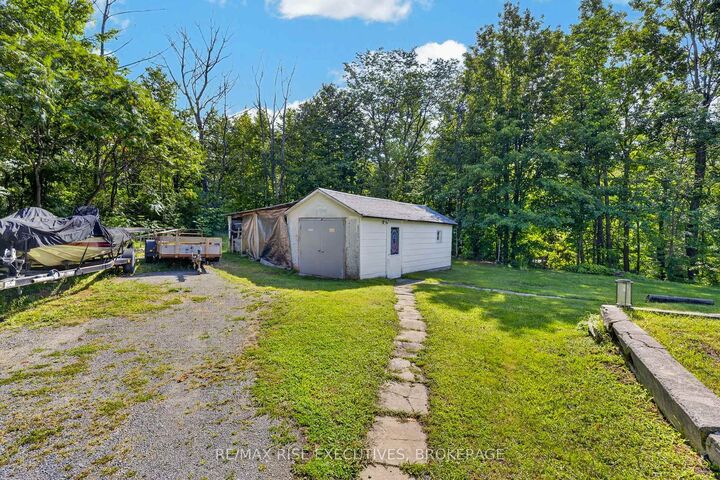 Photo de la propriété:  6900 Perth Road  ON K0H 2L0 
