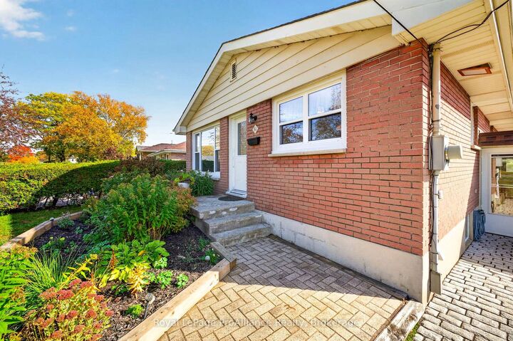 Property Photo:  51 Craig Street  ON K8P 2J9 