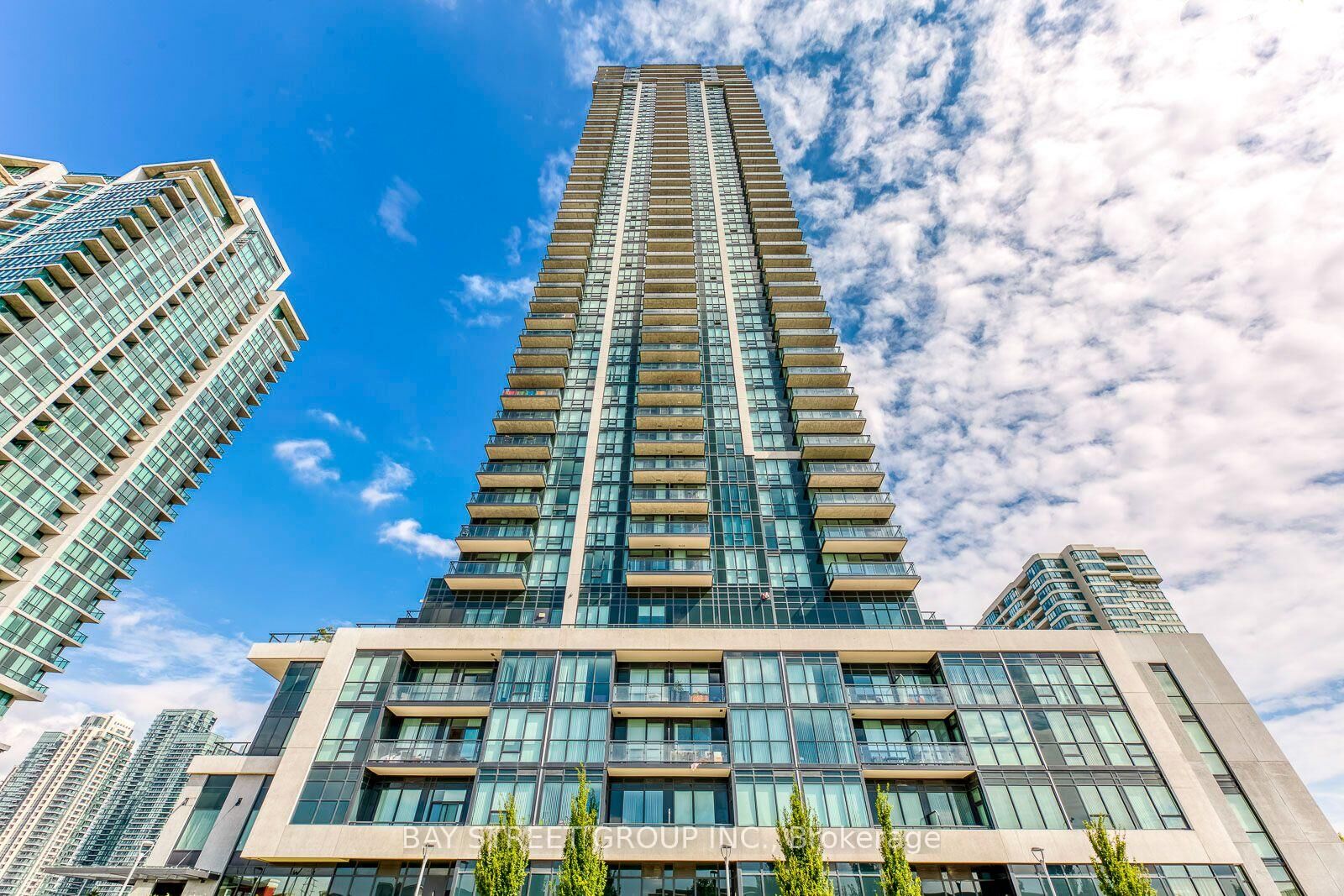Property Photo: 3975 Grand Park Drive 3707 ON L5B 0K4