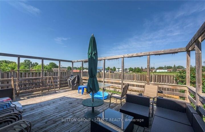 Property Photo:  1610 Benjamin Drive  ON N5V 5K1 