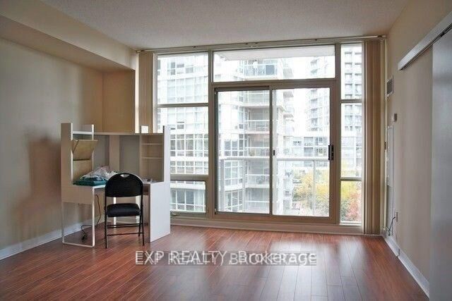 Property Photo:  9 Spadina Avenue 302  ON M5V 3V5 