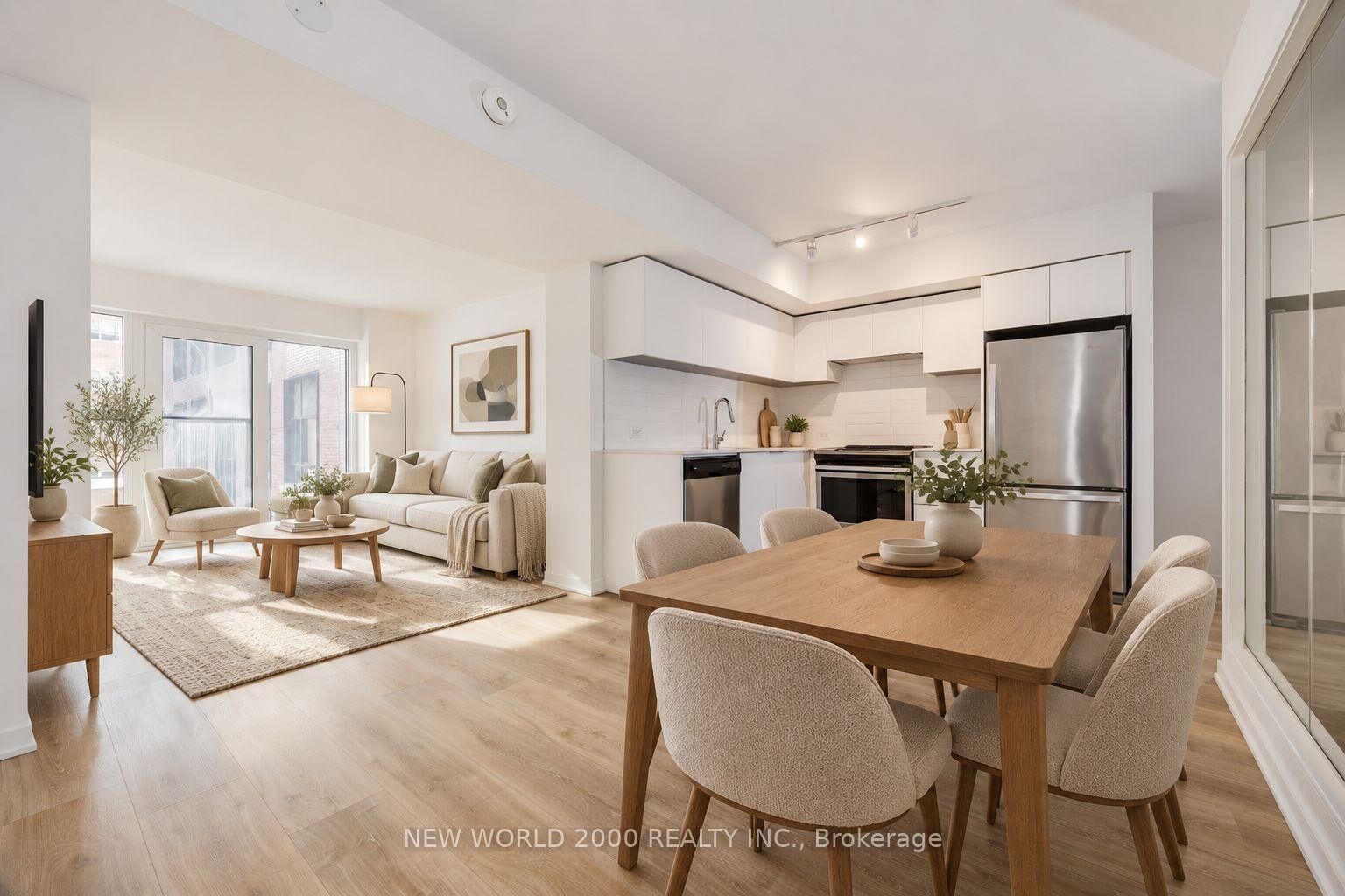 Property Photo:  101 Roehampton Avenue 1902  ON M4P 2W2 