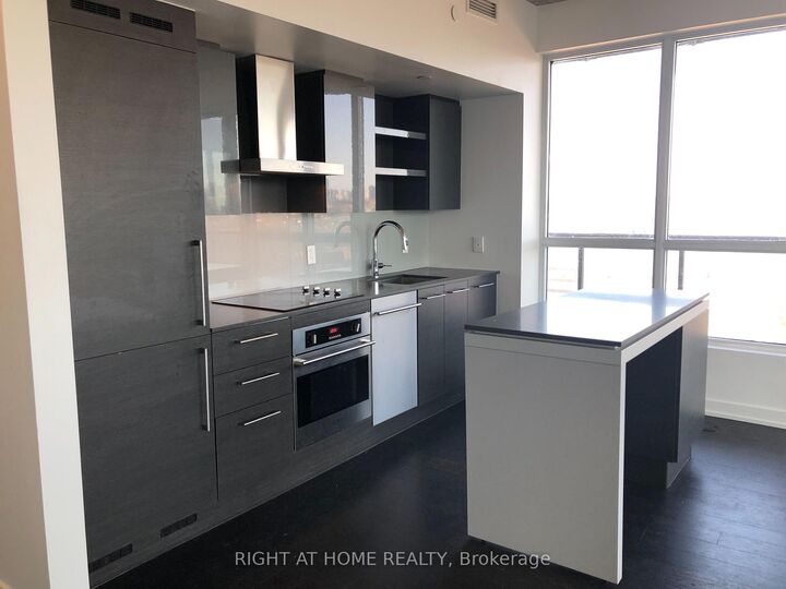 Property Photo:  1030 King Street W 1204  ON M6K 0B4 