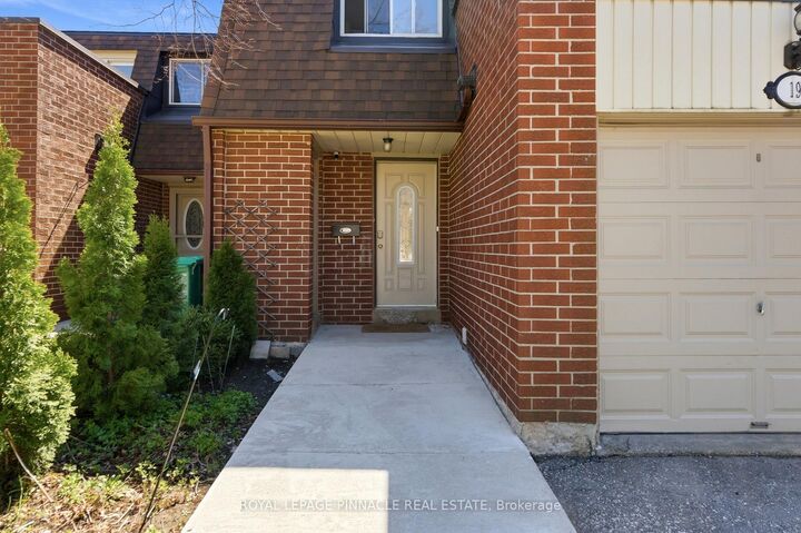 Property Photo:  6240 Montevideo Road 19  ON L5N 2N7 