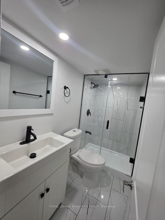 Property Photo:  4264 Brandon Gate Basement  ON L4T 3K4 