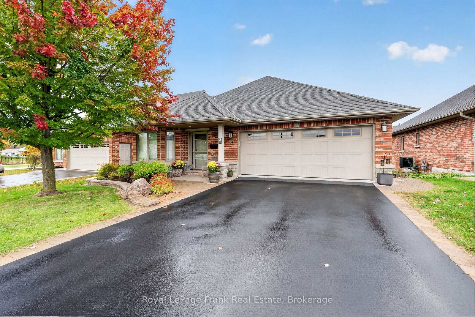 Property Photo:  39 Green Arbour Way  ON K9V 0E7 