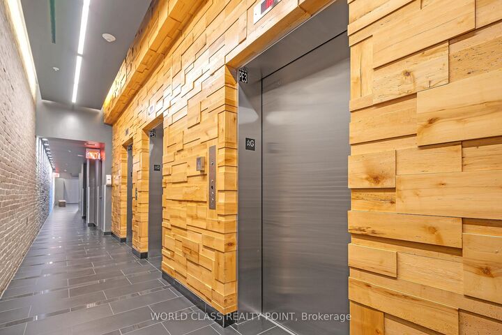 Property Photo:  210 Simcoe Street 1202  ON M5T 0A9 