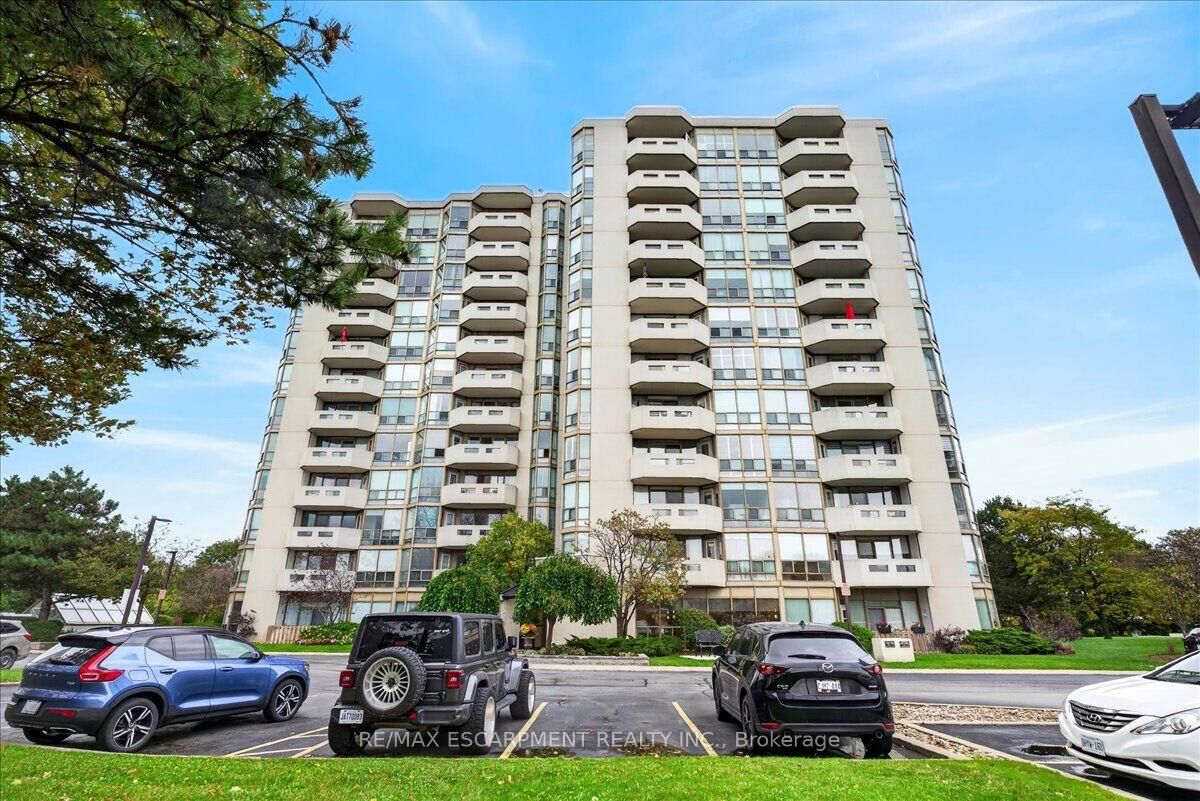 Property Photo:  5080 Pinedale Avenue 804  ON L7L 5V7 