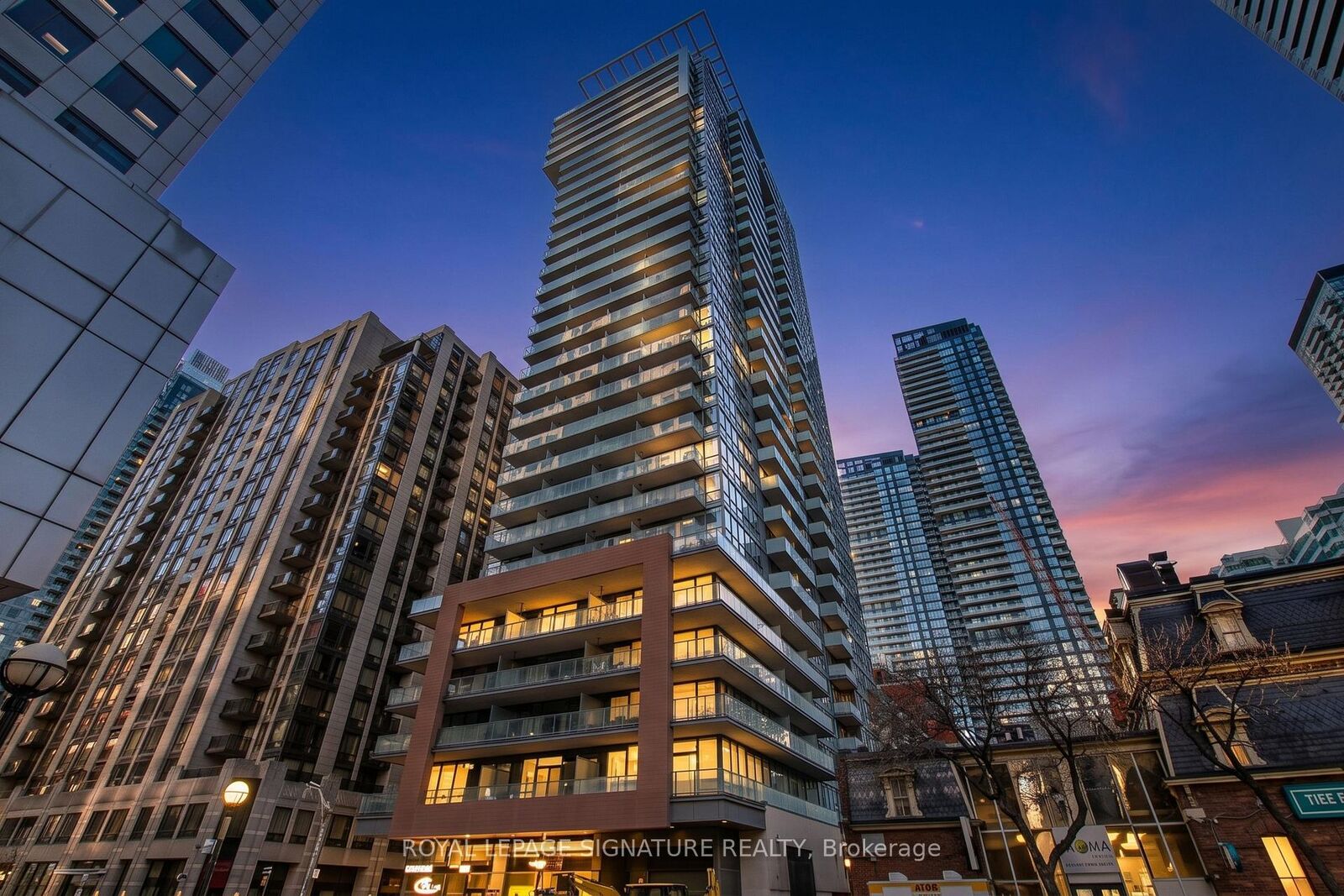 Property Photo:  8 Mercer Street 1909  ON M5V 0C4 