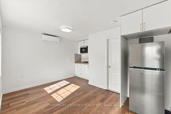 Property Photo:  99 Regent Road Unit 4  ON M3K 1H2 