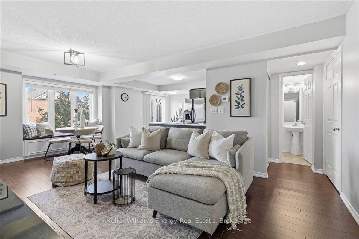 Property Photo:  2237 Bur Oak Avenue 82  ON L6E 0C2 
