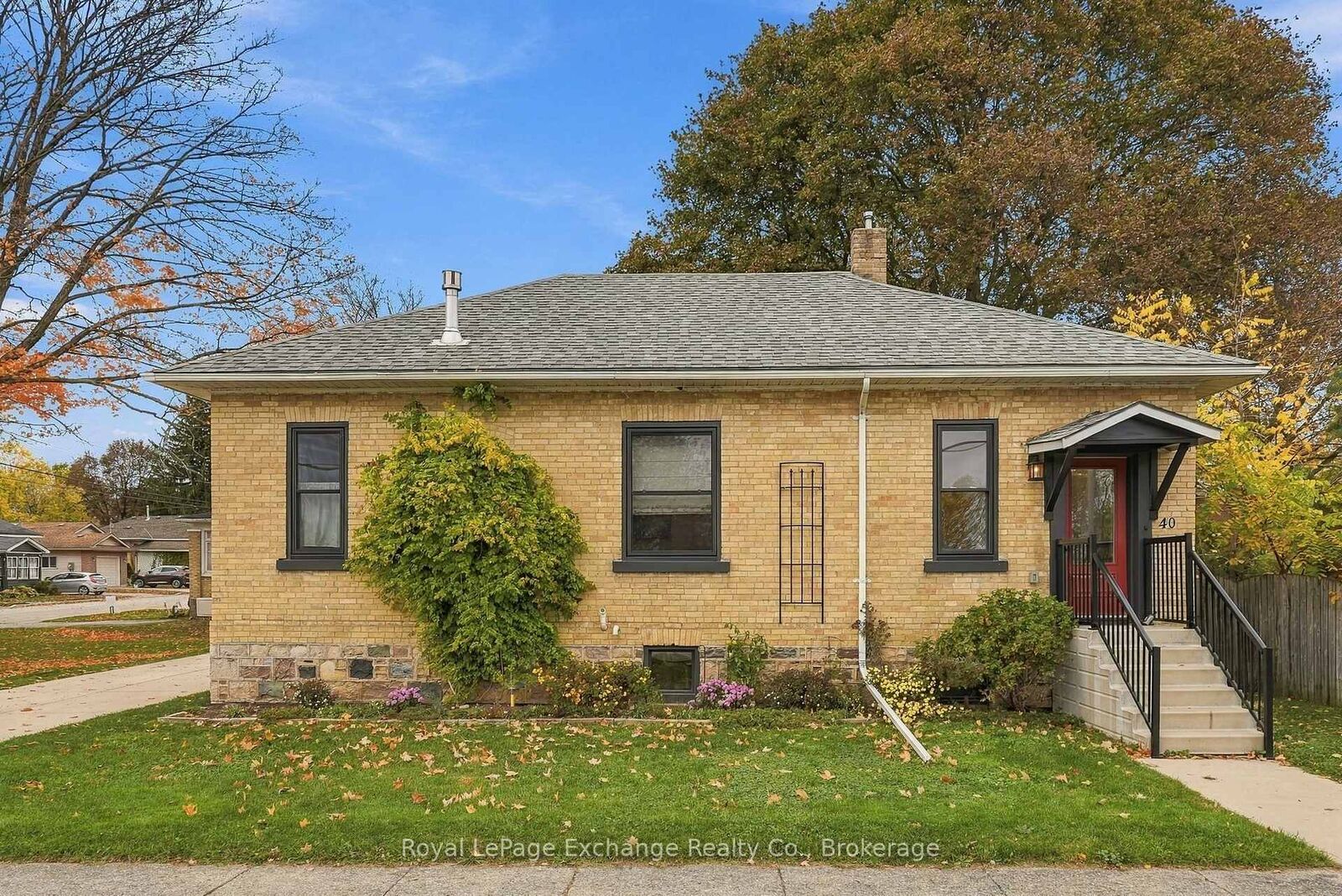 Property Photo:  40 7th Street SW  ON N0G 1L0 