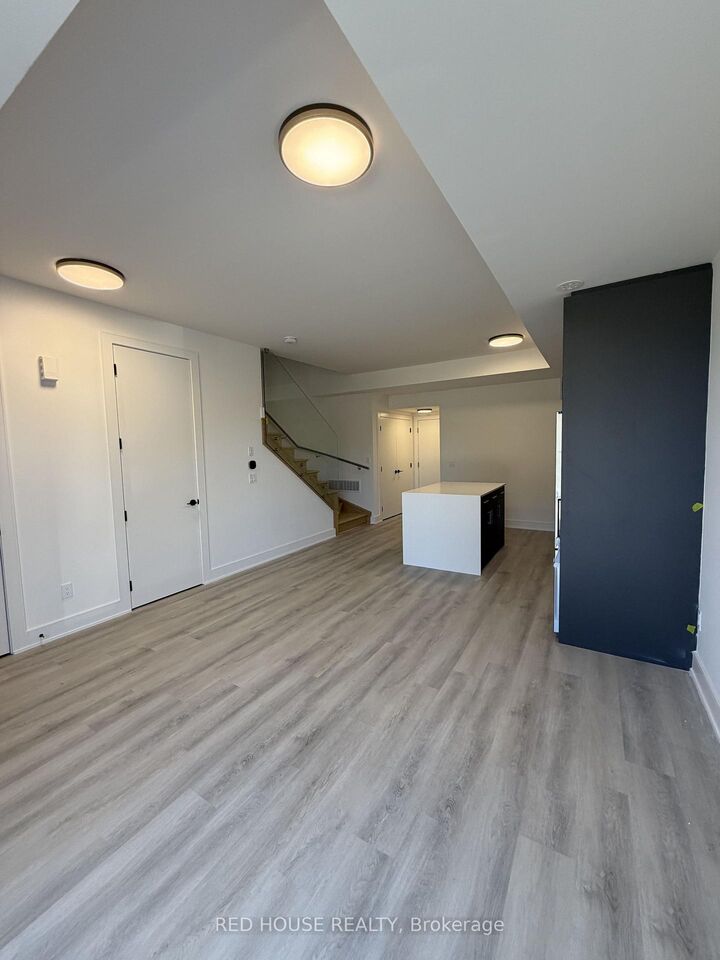 Property Photo:  290 Ellis Avenue  ON L2P 0G9 