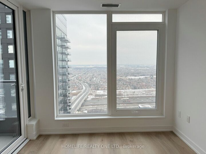 Property Photo:  395 Square One Drive 3302  ON L5B 0P6 