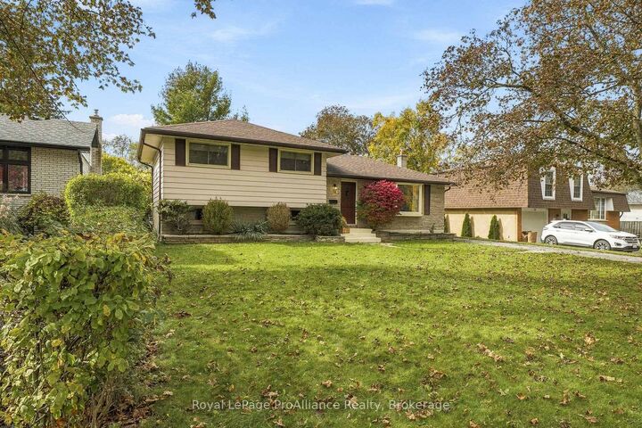 Photo de la propriété:  12 Thorncliffe Drive  ON K8P 4L4 