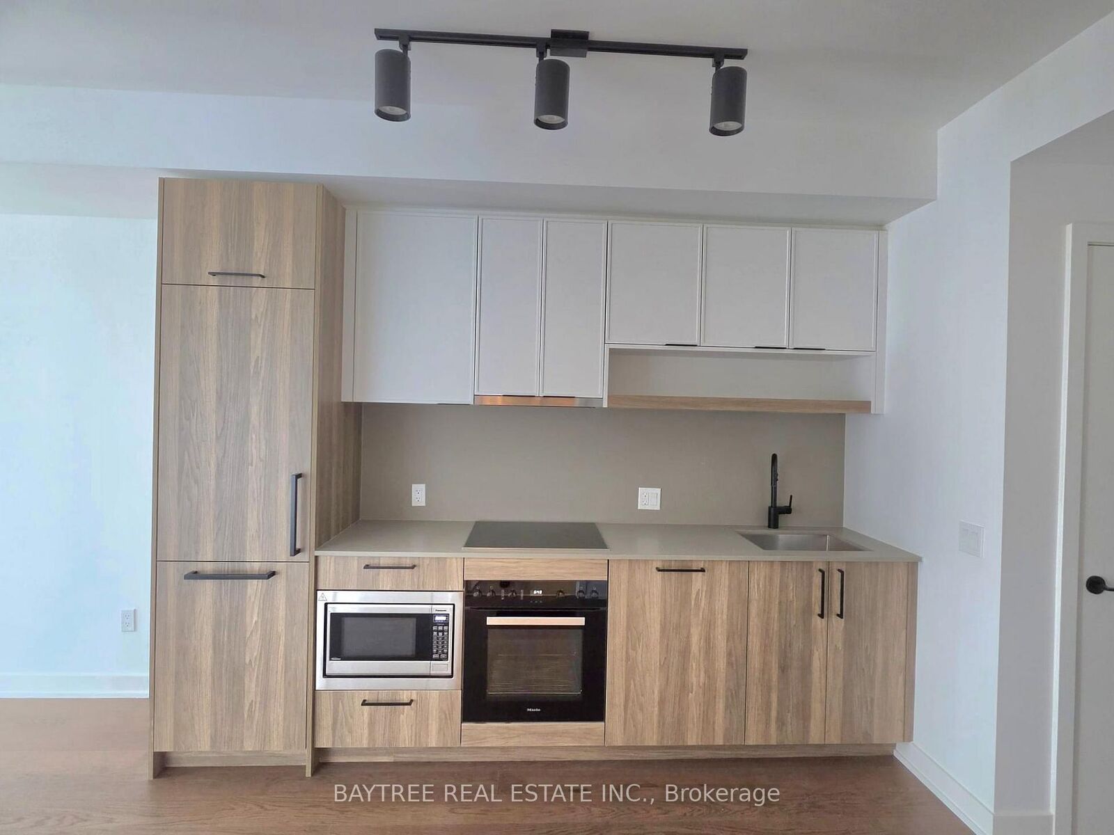 Property Photo:  89 Montclair Avenue 1515  ON M5P 0A9 
