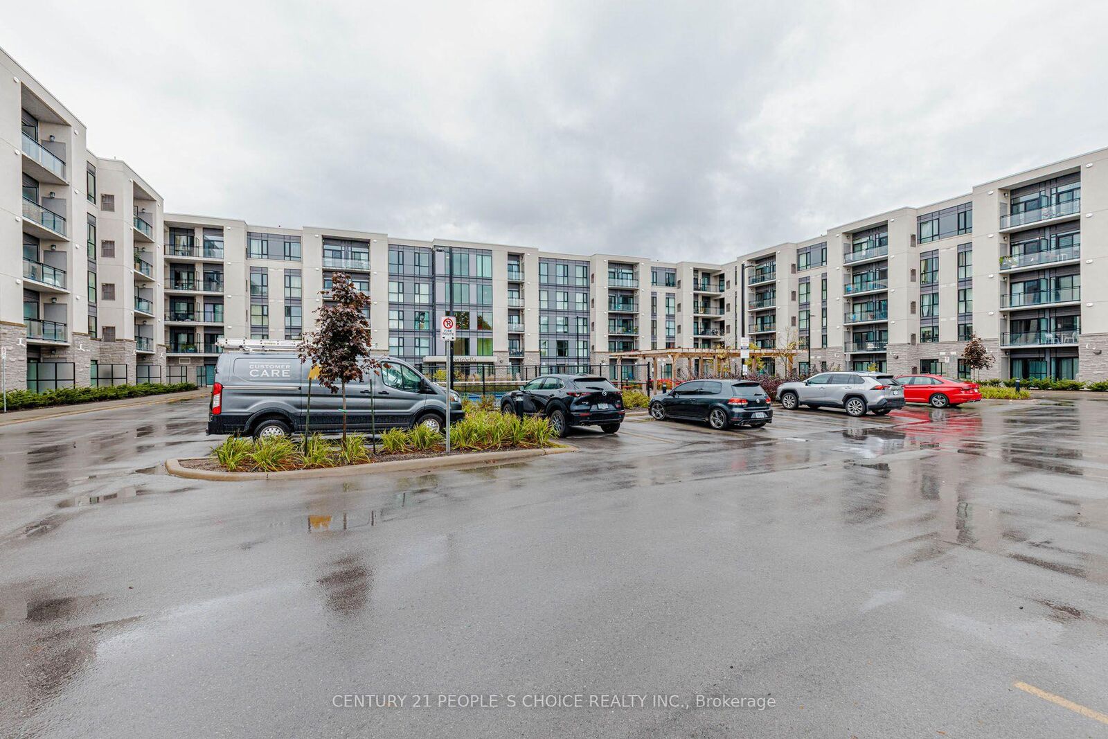 Property Photo:  50 Herrick Avenue 206  ON L2P 0G3 