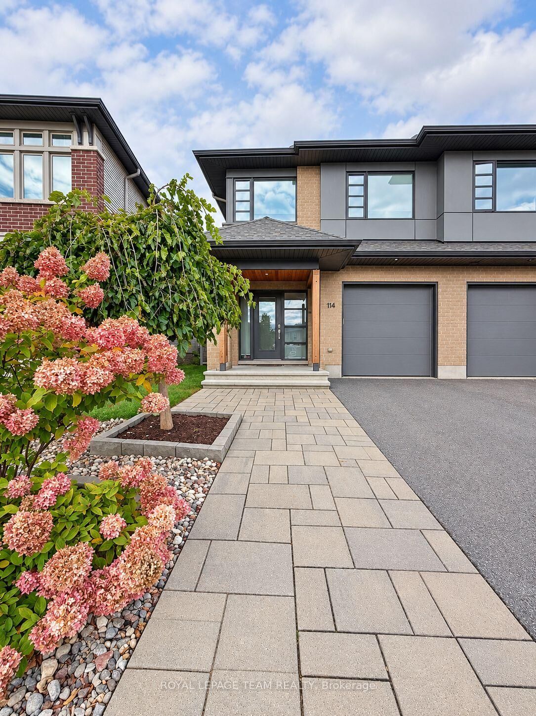 Property Photo:  114 Larimar Circle  ON K1X 0B7 