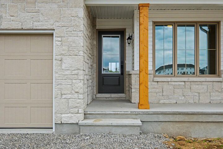 Property Photo:  76 Doctor Agnes Craine Drive  ON K7A 0B8 