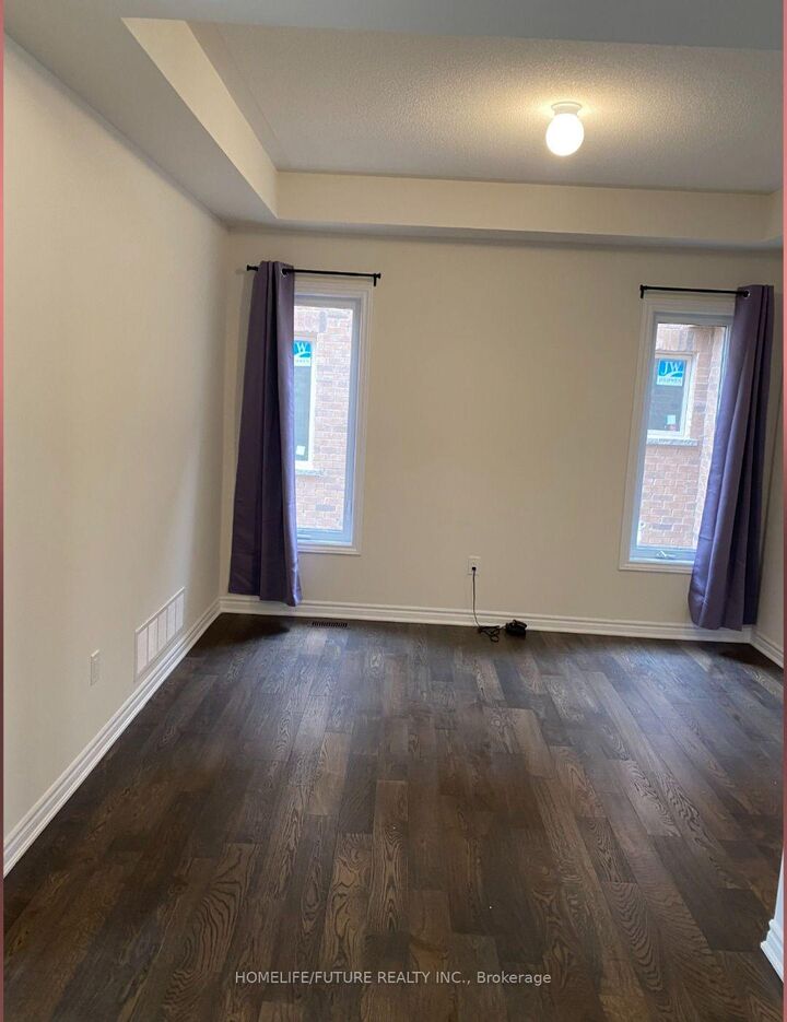 Property Photo:  40 Terry Clayton Avenue  ON L0K 1A0 