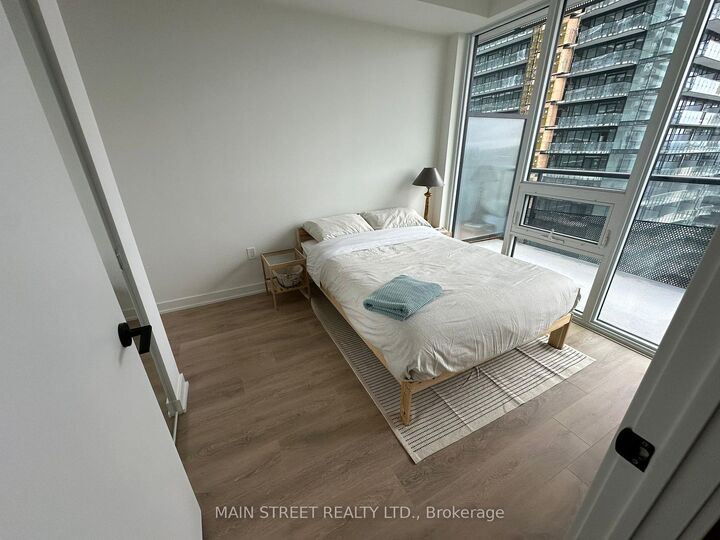Property Photo:  117 Broadway Avenue 2207  ON M4P 1V3 