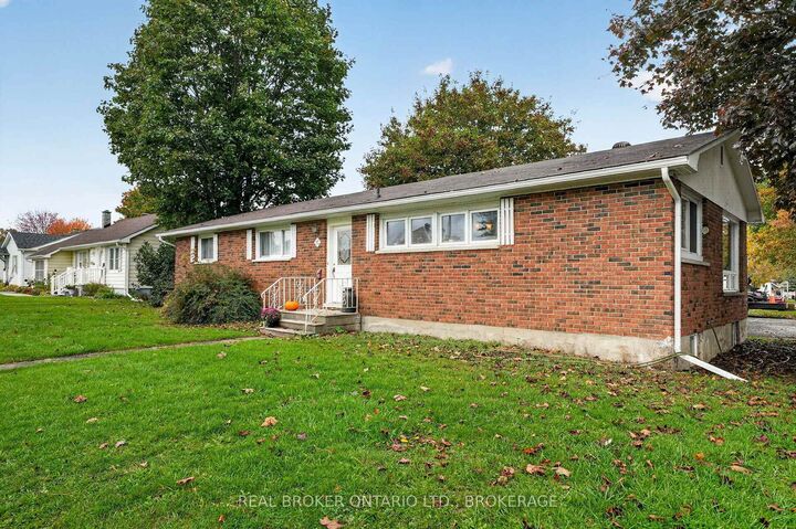 Property Photo:  15 Gray Avenue  ON K0C 1P0 