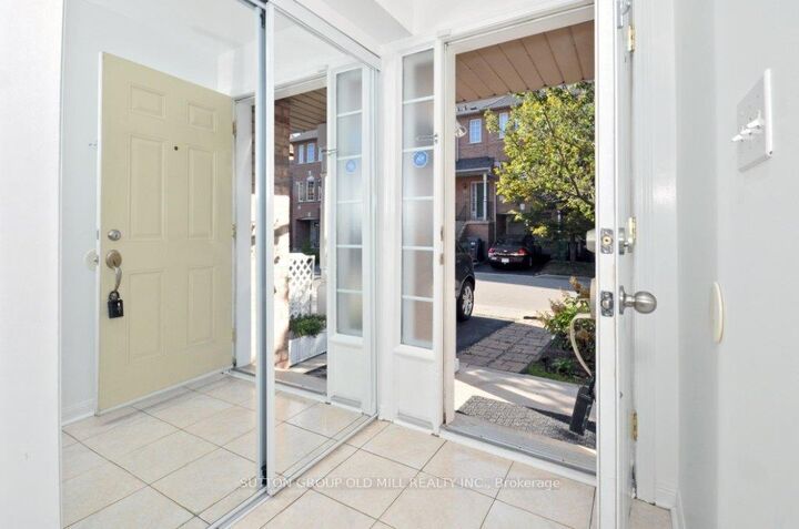 Property Photo:  80 Acorn Place 25  ON L4Z 4C9 