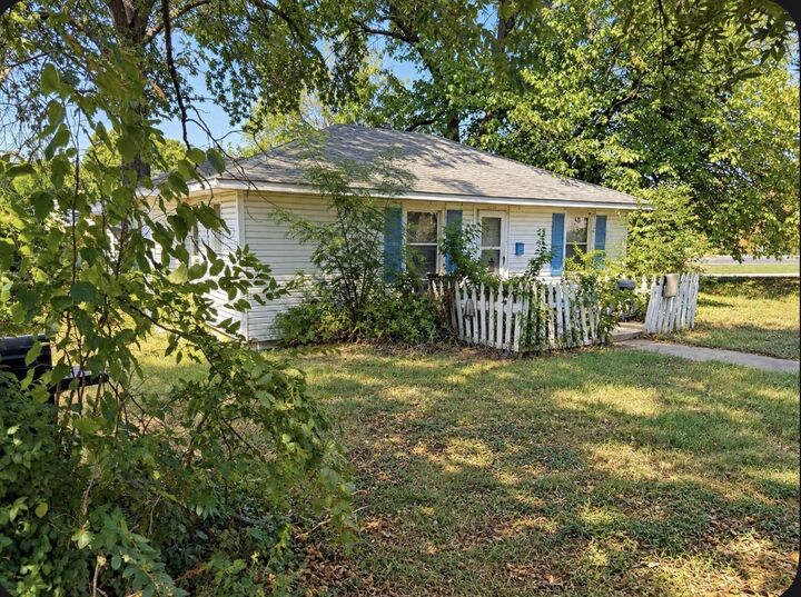 Property Photo:  3700 S New Haven Avenue  OK 74135 