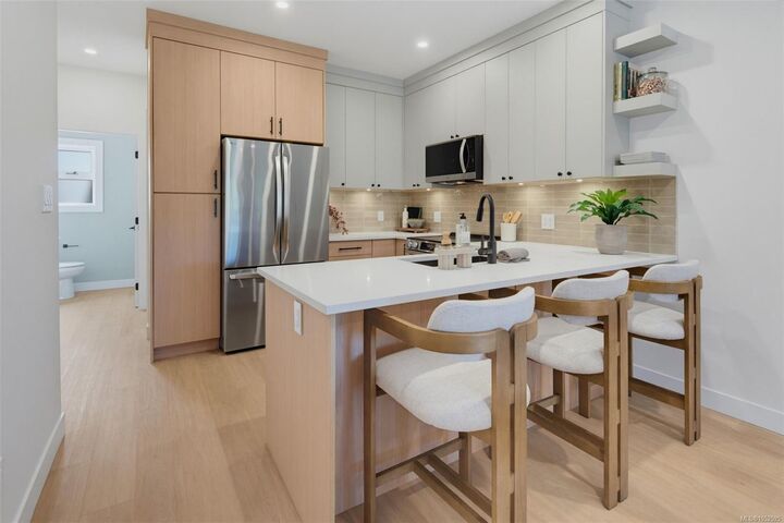 Property Photo:  974 Siskin Ridge  BC V9C 2X9 