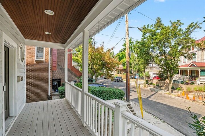Property Photo:  5516 Claybourne St  PA 15232 