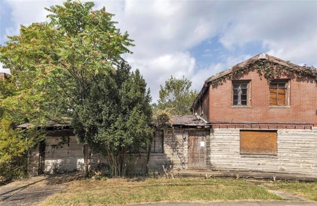 Property Photo: 2241 Laketon Rd PA 15221
